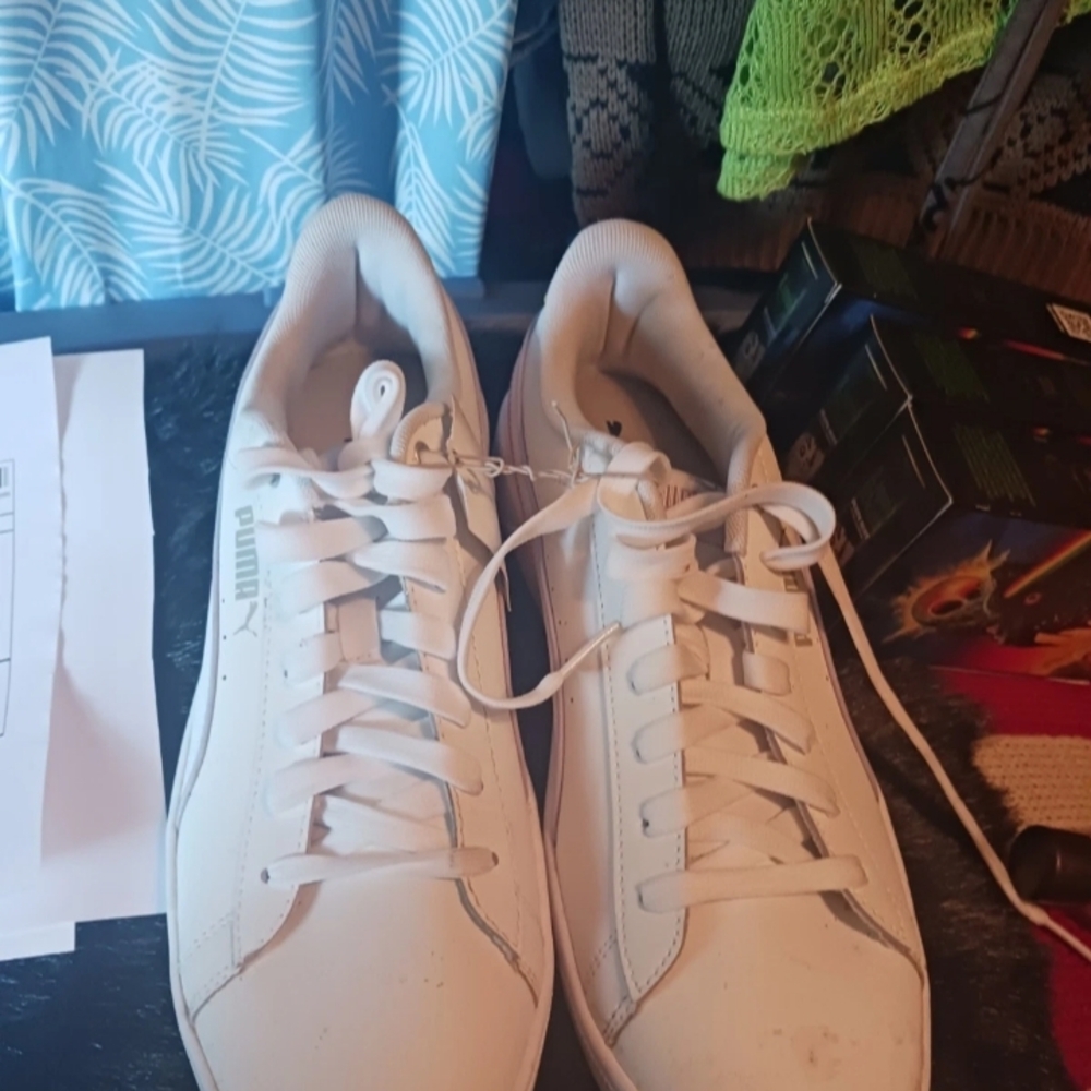 Puma Vikky  White Women's Sneakers Size 10 - Picture 2 of 8